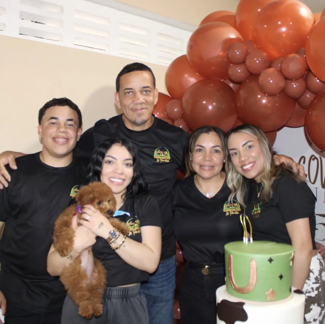 Eddie Boria junto a su esposa Julymar Domínguez y sus hijos Eddian, Eddimar y Eddriel Boria